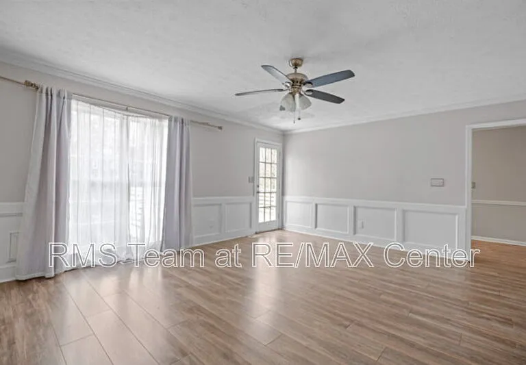 320 Saint Simons Cv — Photo 18