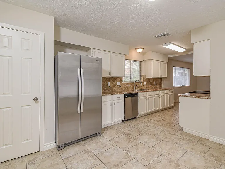 4922 Bridgemont Ln — Photo 9