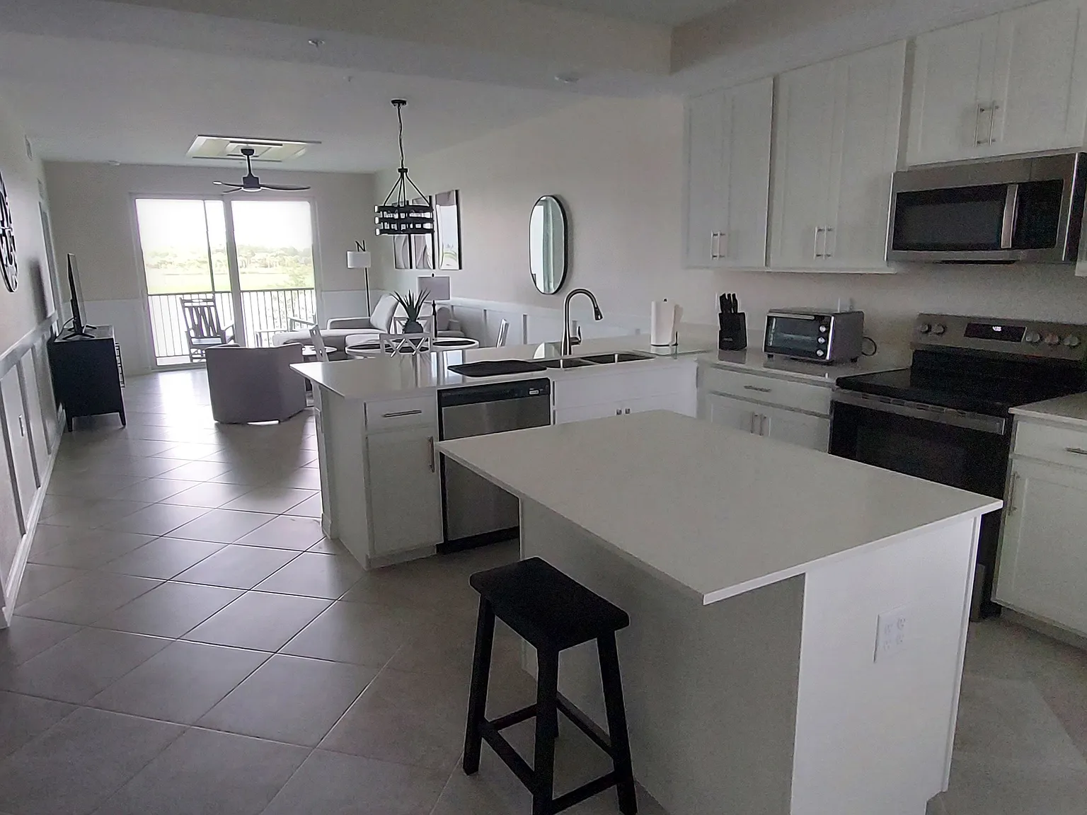 2 bed, 1120 sqft, $4,500 — Photo 3