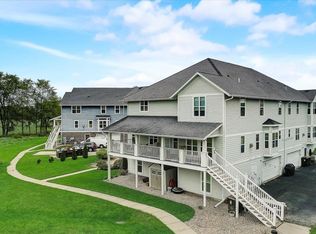 1056 Providence Cmn, Sun Prairie, WI 53590