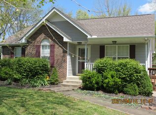 967 Brandi Phillips Dr, Clarksville, TN 37042