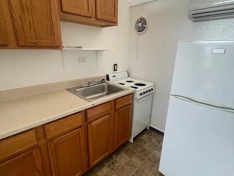The Highlakes Apartments — Photo 11