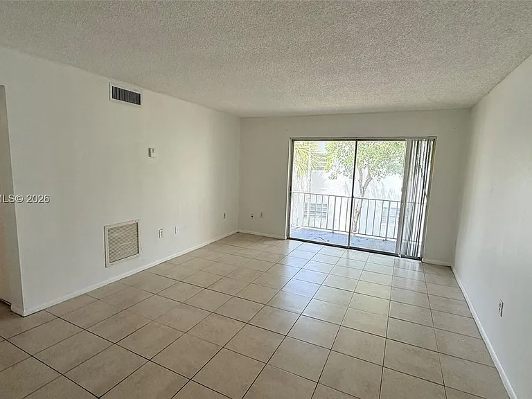 415 Executive Center Dr #203 — Photo 2