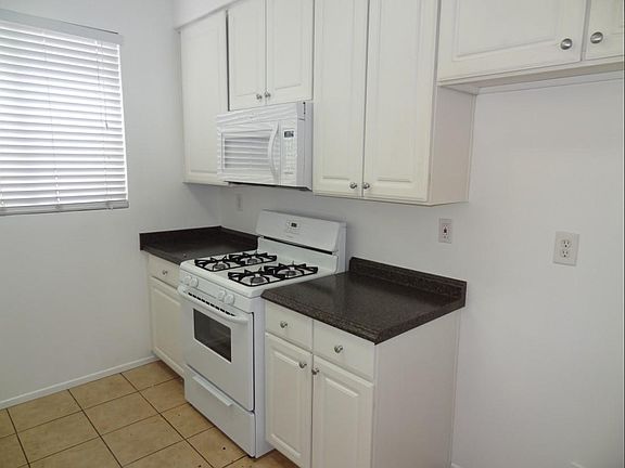5th image of 18350 Malden St #203