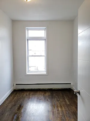 Rented by Signature Property Realty | media 36