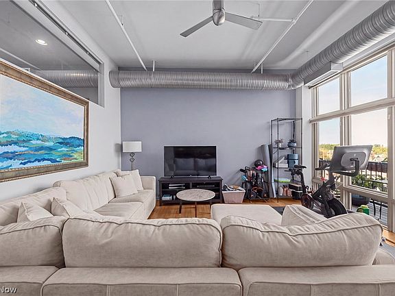 4th image of 1951 W 26th St APT 506