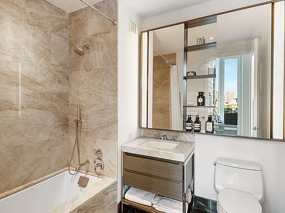 5th image of 530 W 30th St APT 14-B