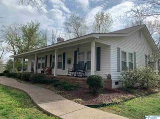 1911 Todd St, Guntersville, AL 35976