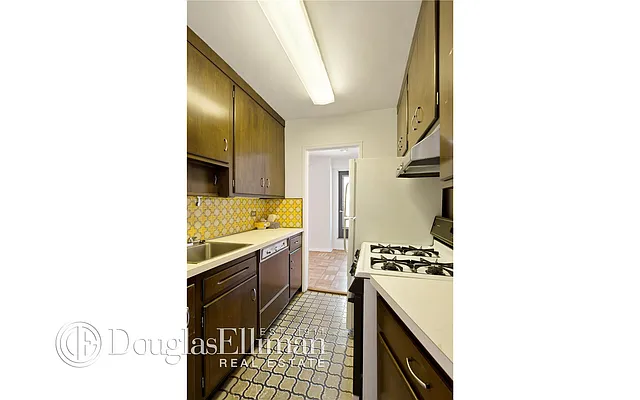 Sold by Douglas Elliman | media 29