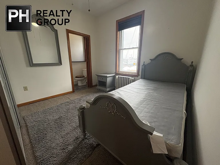 573 Shirley St #2 — Photo 14