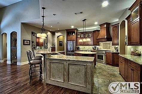 4th image of 1201 Stonehollow Ln
