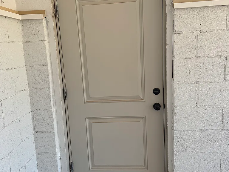 2420 Muzzy St — Photo 5