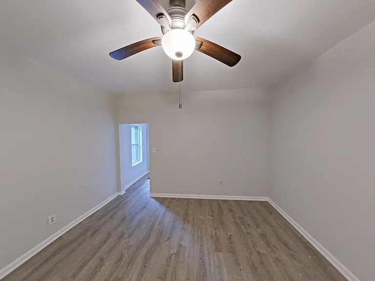 868 E Locust Ave — Photo 3