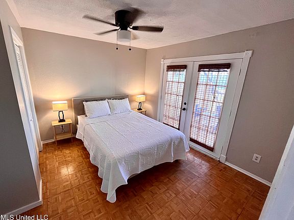 3rd image of 1050 Windrose Dr #1050