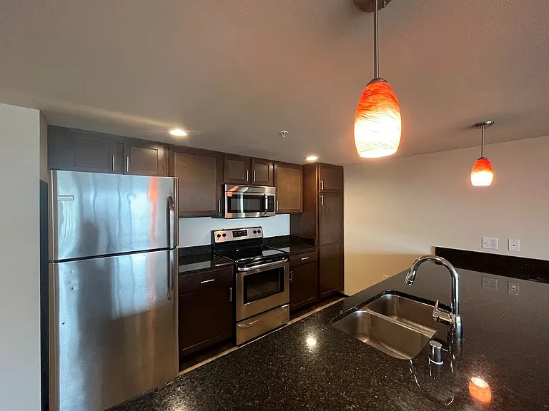 Galaxie High Rise Apartments — Photo 151
