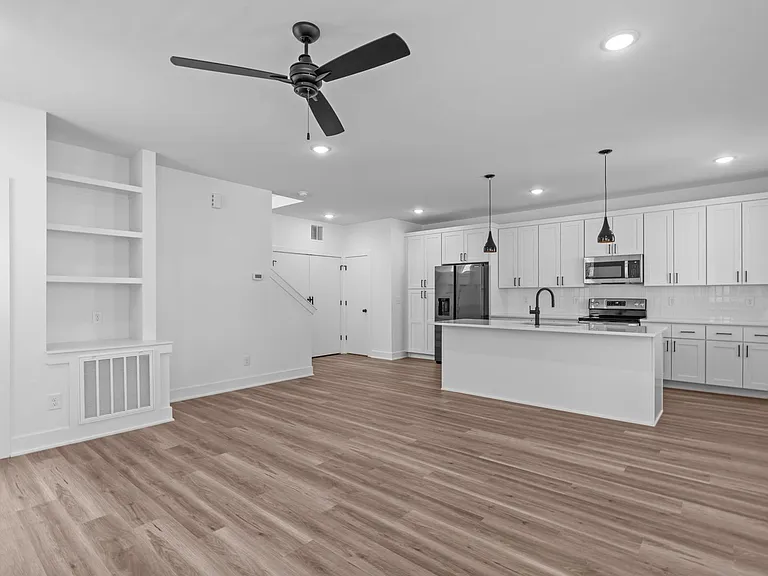 1316 E Lenoir St — Photo 16