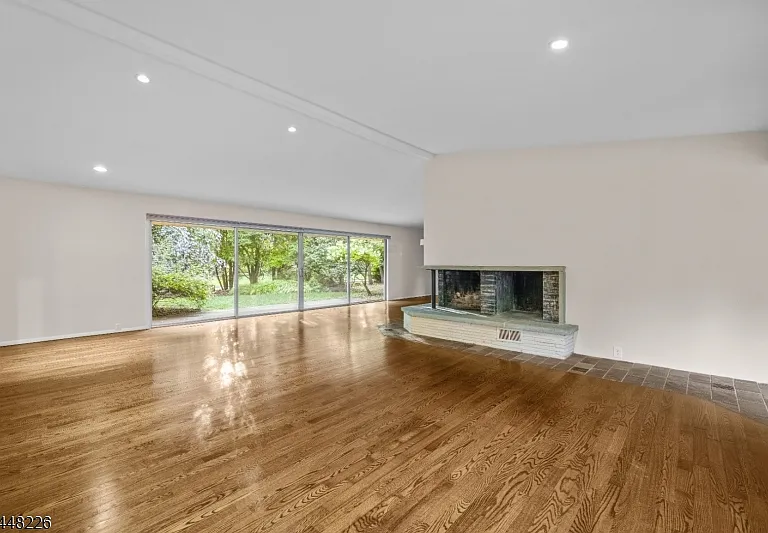 29 Wayside Pl — Photo 4