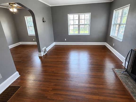 2nd image of 1443 Royalton Rd