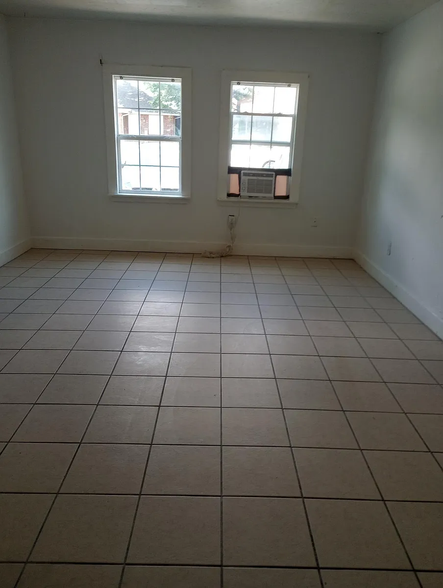 Photo 2 of 5 - 2416 Briarwood Ct #B - Ardmore, OK Building Photo - 2416 Briarwood Ct #B