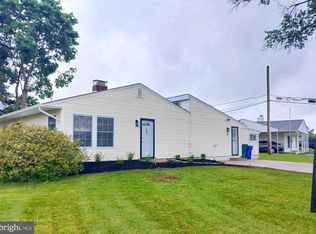 54 Freedom Ln, Levittown, PA 19055