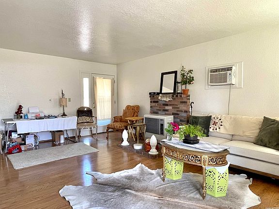3rd image of 470-680 Tule Dr