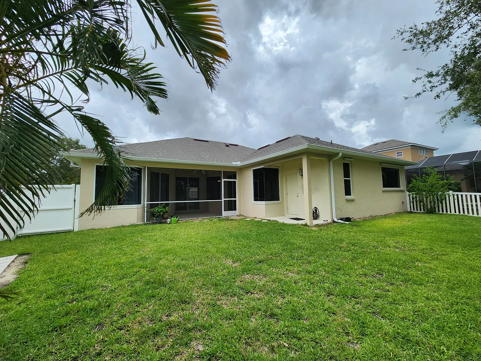 4 bed, 2252 sqft, $3,300 — Photo 4