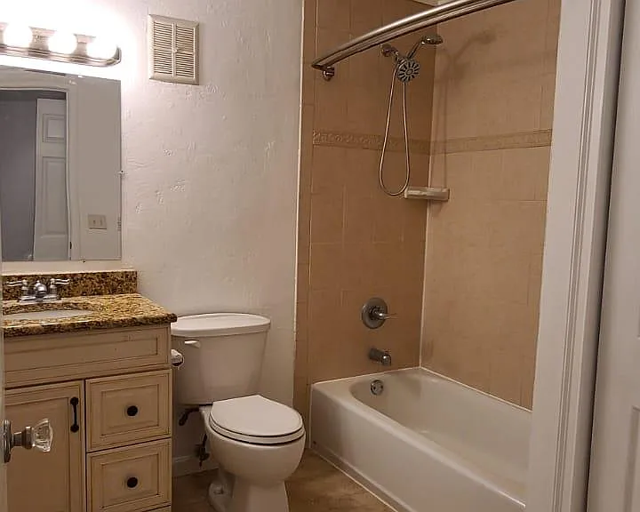 6519 W Newberry Rd #609 — Photo 8
