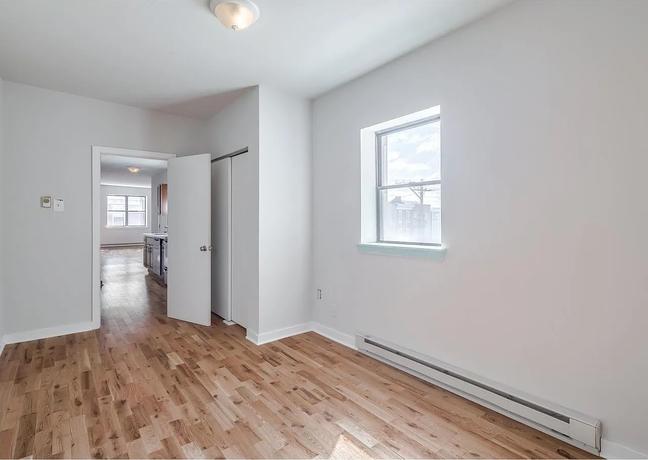 1 bed, 700 sqft, $1,400 — Photo 4