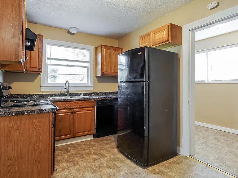 3004 Forestdale Blvd — Photo 10