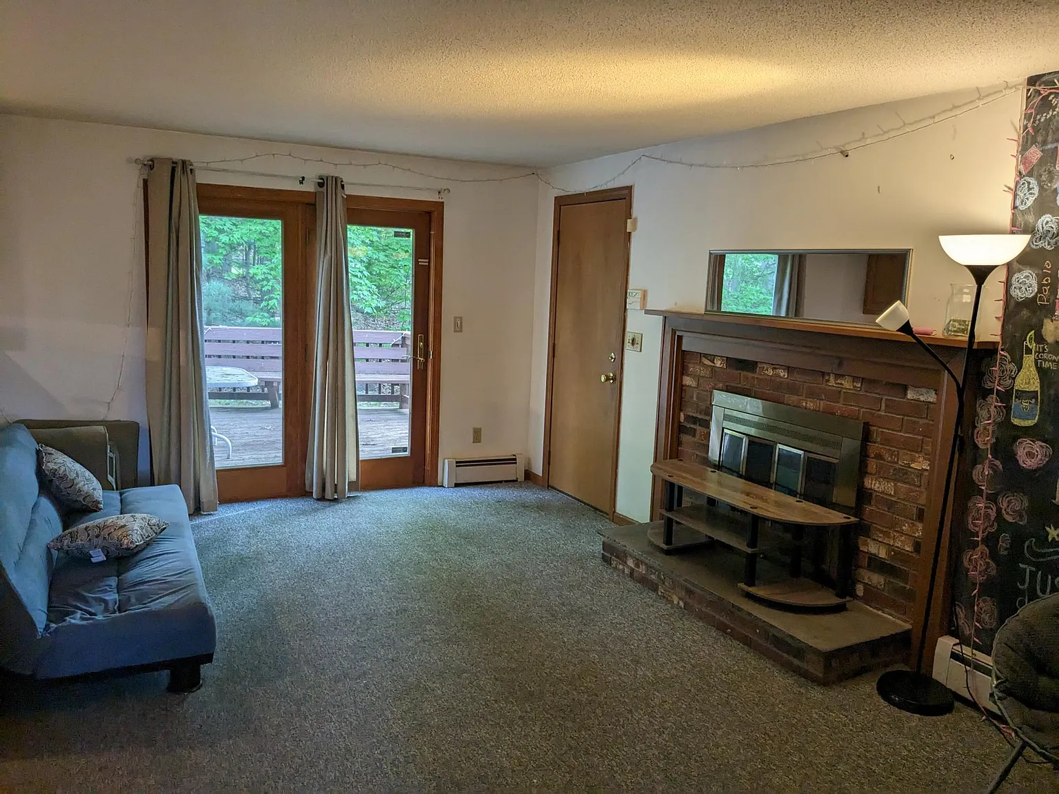 6 bed, 4.5 bath, 3288 sqft, $5,400 — Photo 2