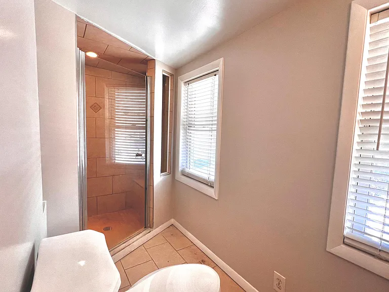 1518 S Hanover St — Photo 11