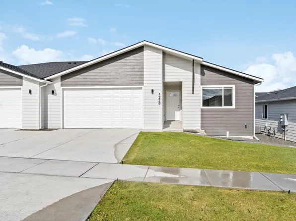 1313 N Coach Dr, Greenacres, WA 99016