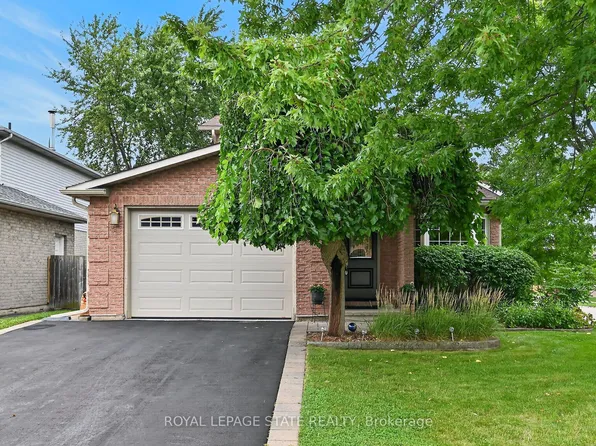 2 Novoco Dr, Hamilton, ON L9C 7E7
