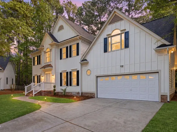 102 Paper Chase Ct, Cary, NC 27519