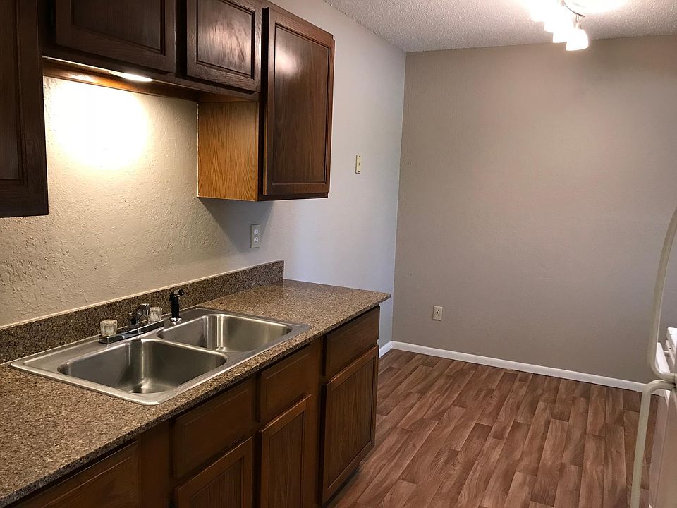 2nd image of 315 Fern St APT 305