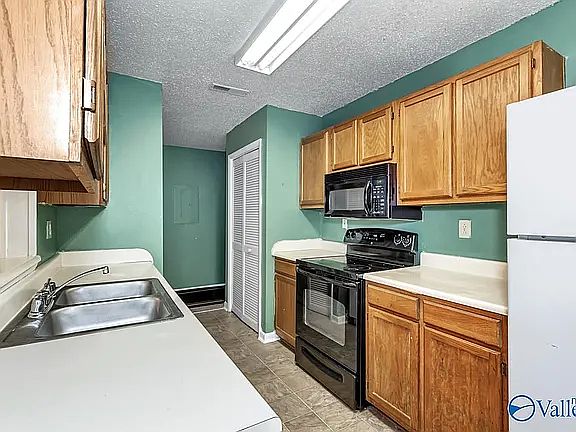 3rd image of 4952 Seven Pine Cir #4952