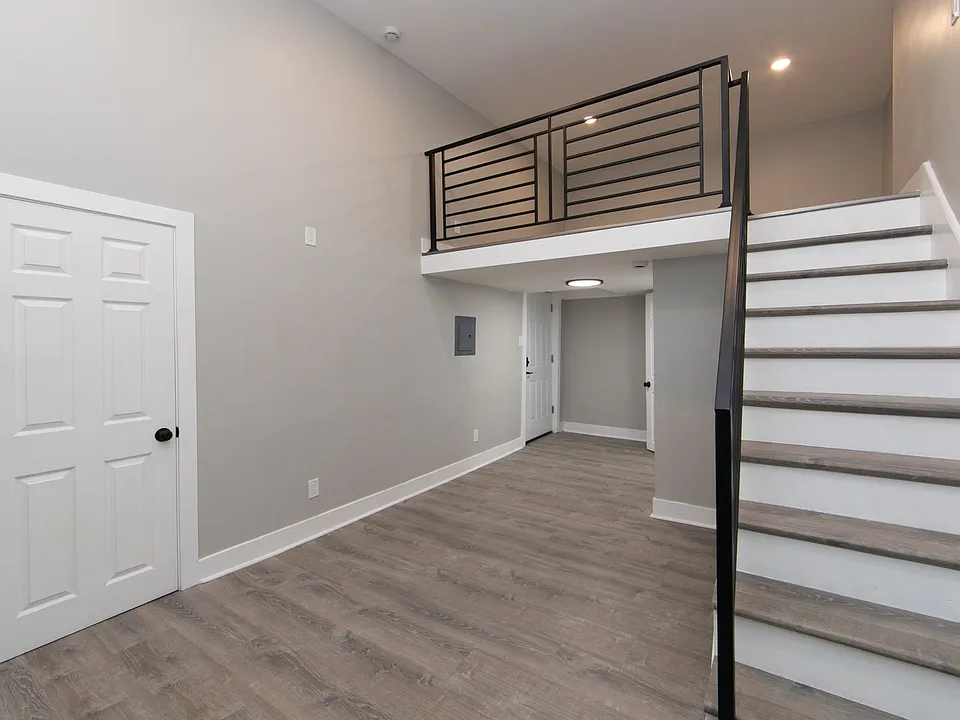 436-438 Broadway Ave #2
