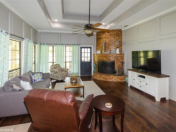 4th image of 10722 Woodbridge Dr