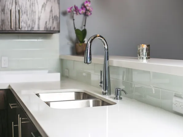 Avery Village Apartments & Townhomes