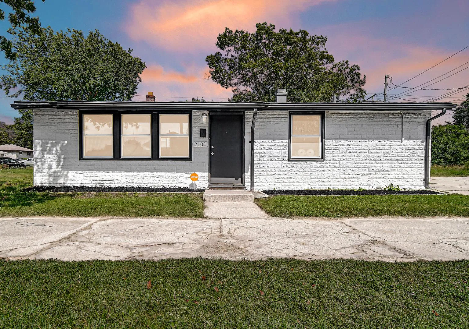2101 Chase St — Photo 1