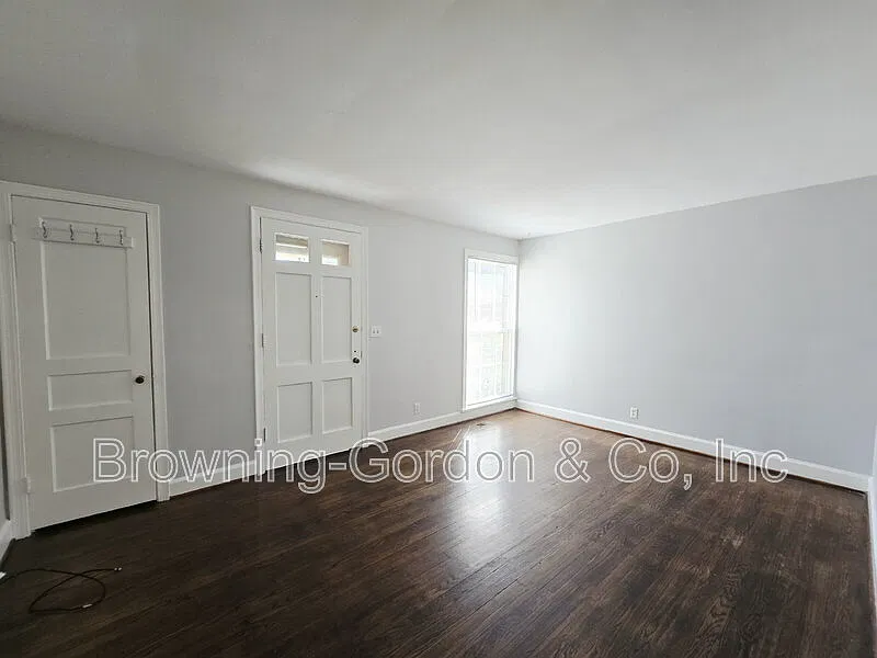 2 bed, 1.0 bath, 800 sqft, $1,350 — Photo 3