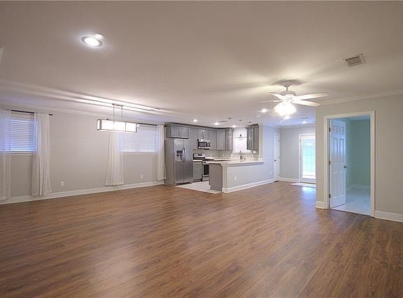 3rd image of 4709 Kawanee Ave