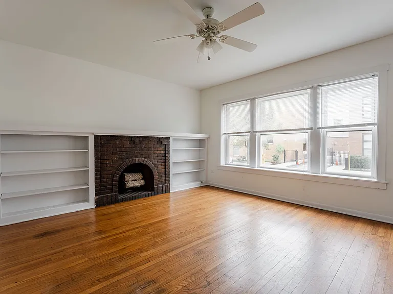 2209 W Byron St #1 — Photo 3