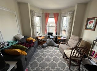 394 Washington St #3, Somerville, MA 02143