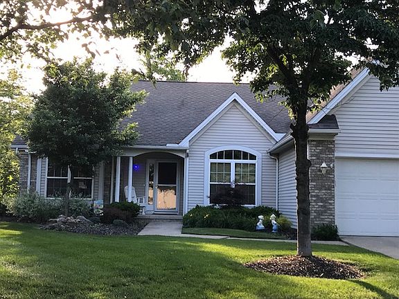 3rd image of 16900 Buckingham Ct
