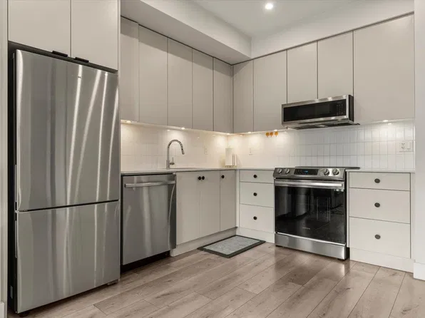 45511 Campus Dr #410, Chilliwack, BC V2R 6K8