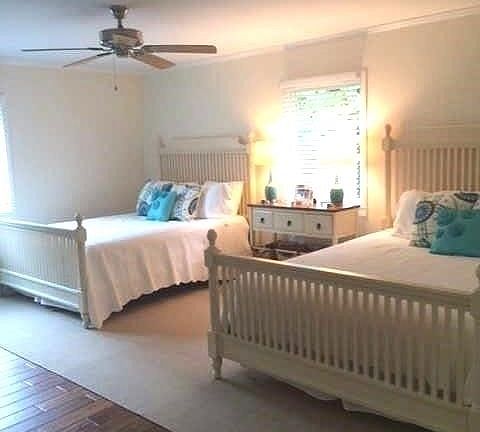 5th image of 18075 Soundview Ave