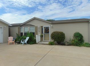 23725 W Lakepoint Dr, Channahon, IL 60410
