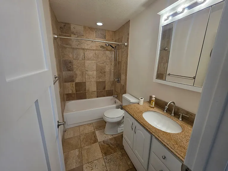 1601 N Innsbruck Dr — Photo 4