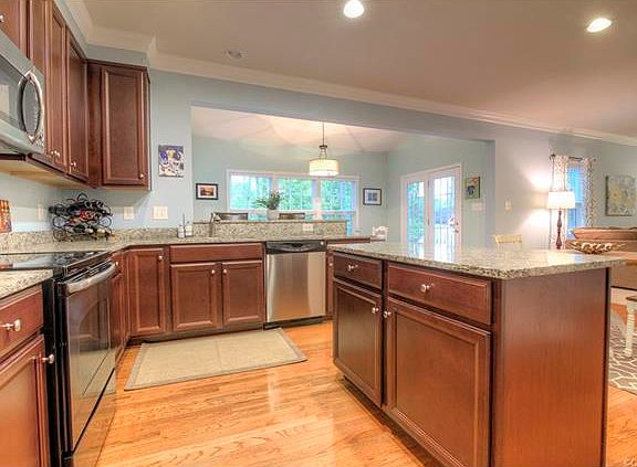 3rd image of 4925 Amberwell Pl